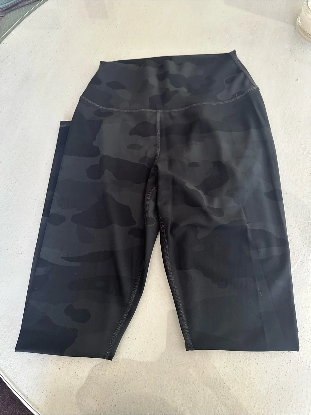 ALO Yoga High-Waist Camo Vapor Leggings — Black